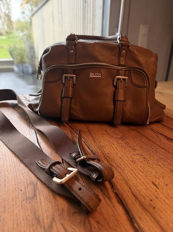 Hugo Boss Sacs femmes: Hugo Boss Handtasche – D'occasion à Wiesendangen par stdlea 3