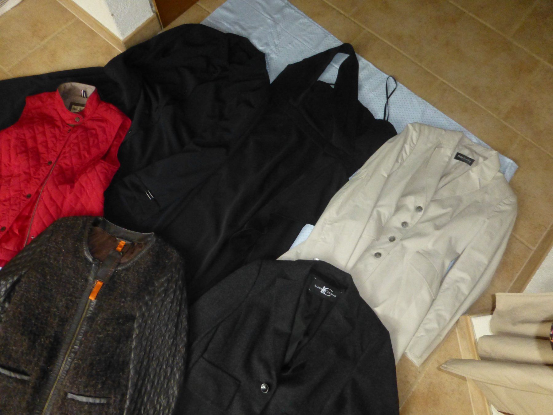 Lots de vêtements: Kleiderpaket Damen, 6 Stk., Gr. 38 – D'occasion à Würenlingen par drago56 5