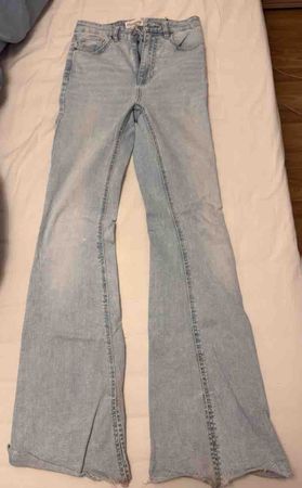 Jeans Damen Stradivarius Bootcut blau Grösse 36