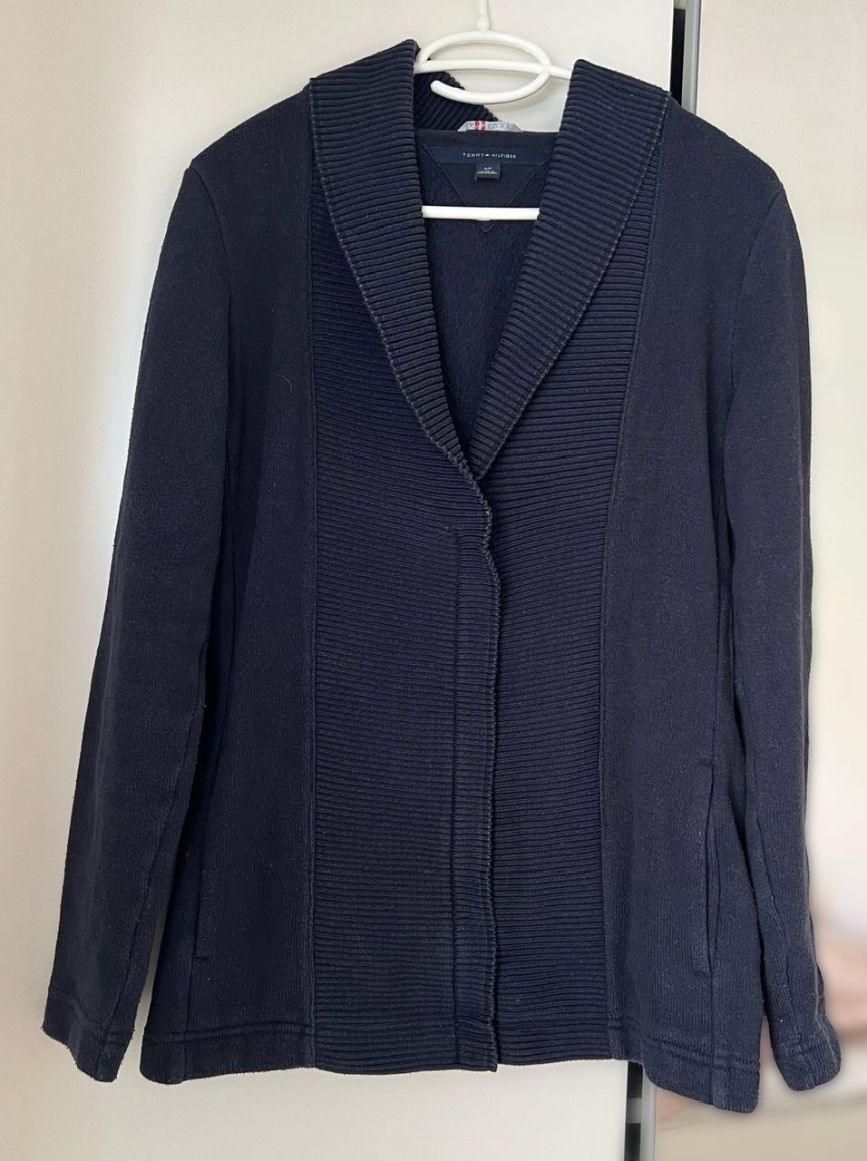 Tommy Hilfiger Gilet & Giacche senza maniche: Cardigan Tommy Hilfiger – Usato da Neuchâtel venduto da kat_n6gp 1
