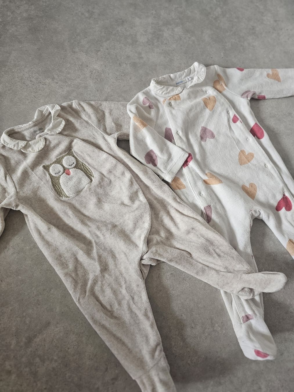Pigiama & Simili: Lot de 2 pyjamas, taille 9 mois, motifs mignons – Usato da Sornetan venduto da T.a333