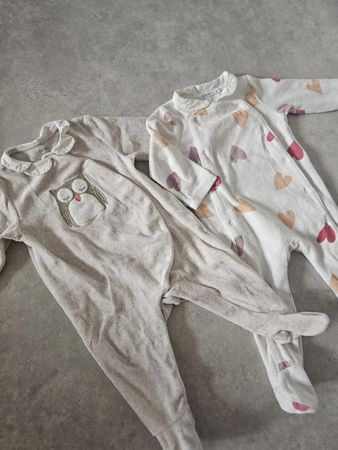Lot de 2 pyjamas, taille 9 mois, motifs mignons
