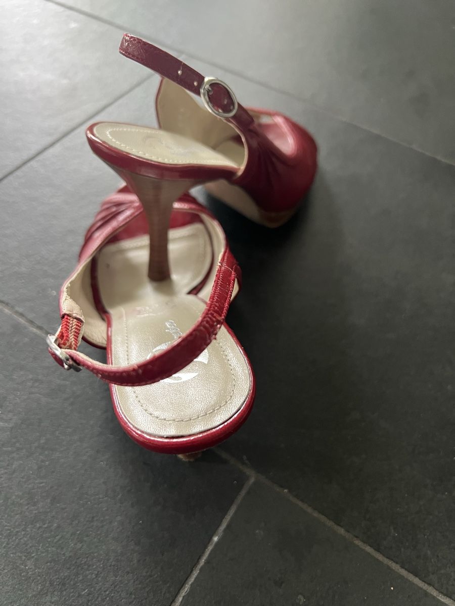 Scarpe da donna: Rote BATA Lack-Leder Sandaletten High Heels Gr. 37 – Usato da Pfäffikon ZH venduto da Ruth8 4