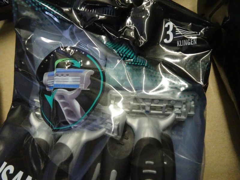 Rasierapparate & Rasierklingen: 16 Packungen Einweg Rasierer – Neu und originalverpackt aus Necker von liq24 2