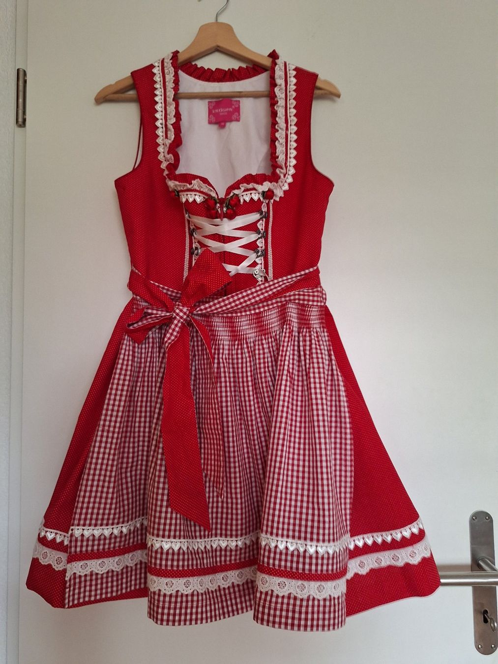Krüger Vestiti: Dirndl Krüger Madl Grösse 36 – Nuovo (secondo la descrizione) da Lachen SZ venduto da Click21