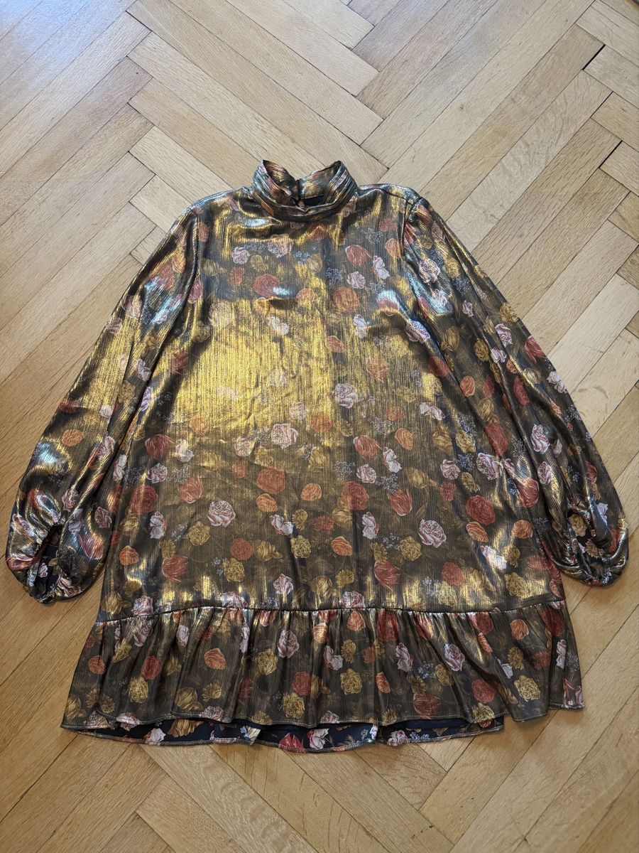 Zara Vestiti: Robe Zara à fleurs dorée irisé - taille M – Nuovo (secondo la descrizione) da Lausanne venduto da Stephaniesdressing 1