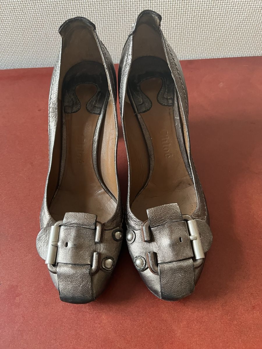 Chloé Scarpe da donna: Chloé Leder Pumps Gr. 38 Silber Schnallen – Usato da Rodels venduto da flor323 1