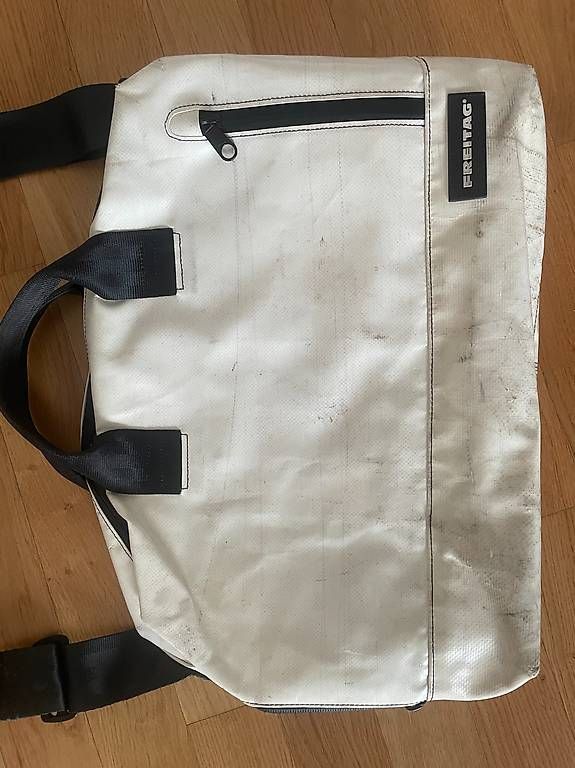 Freitag Borse: Freitag Tasche weiss – Usato da Basel venduto da Michellesarah 1