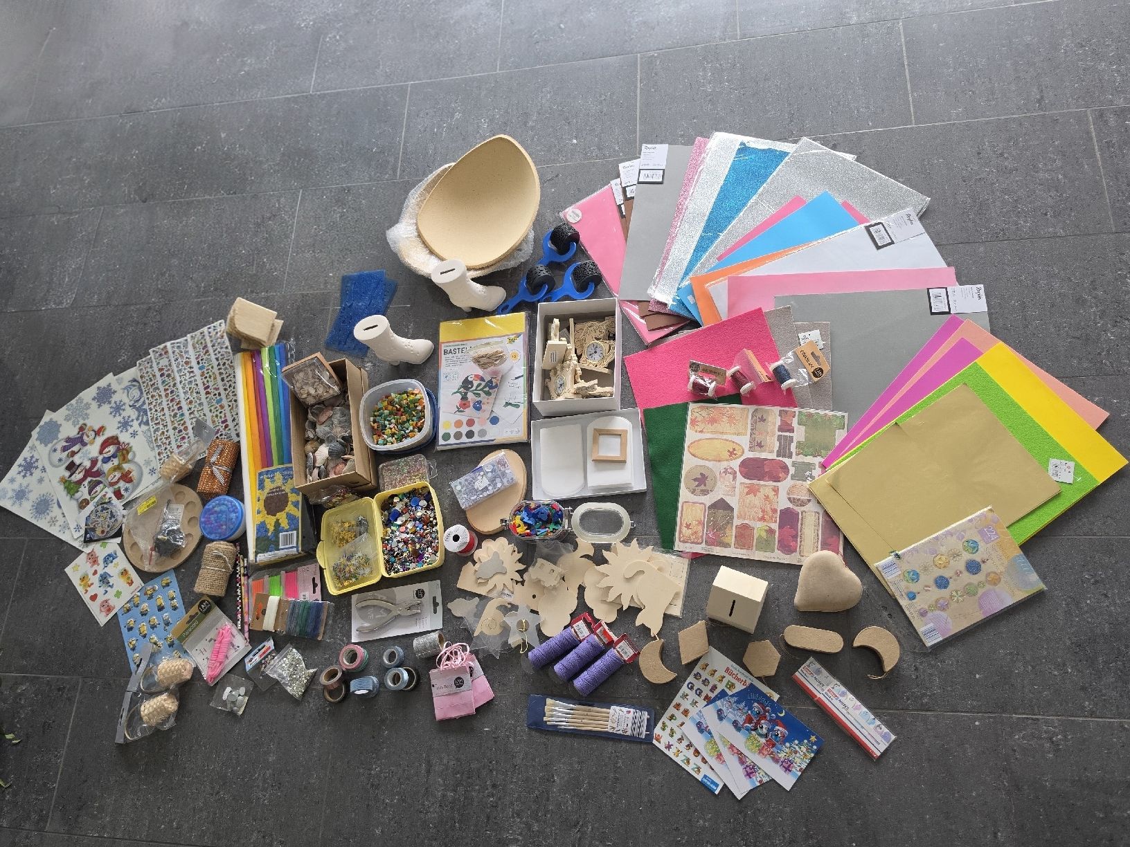 Kit bricolage: Bastelzeugs riesen Set – Usato da Würenlos venduto da Nigginiggi