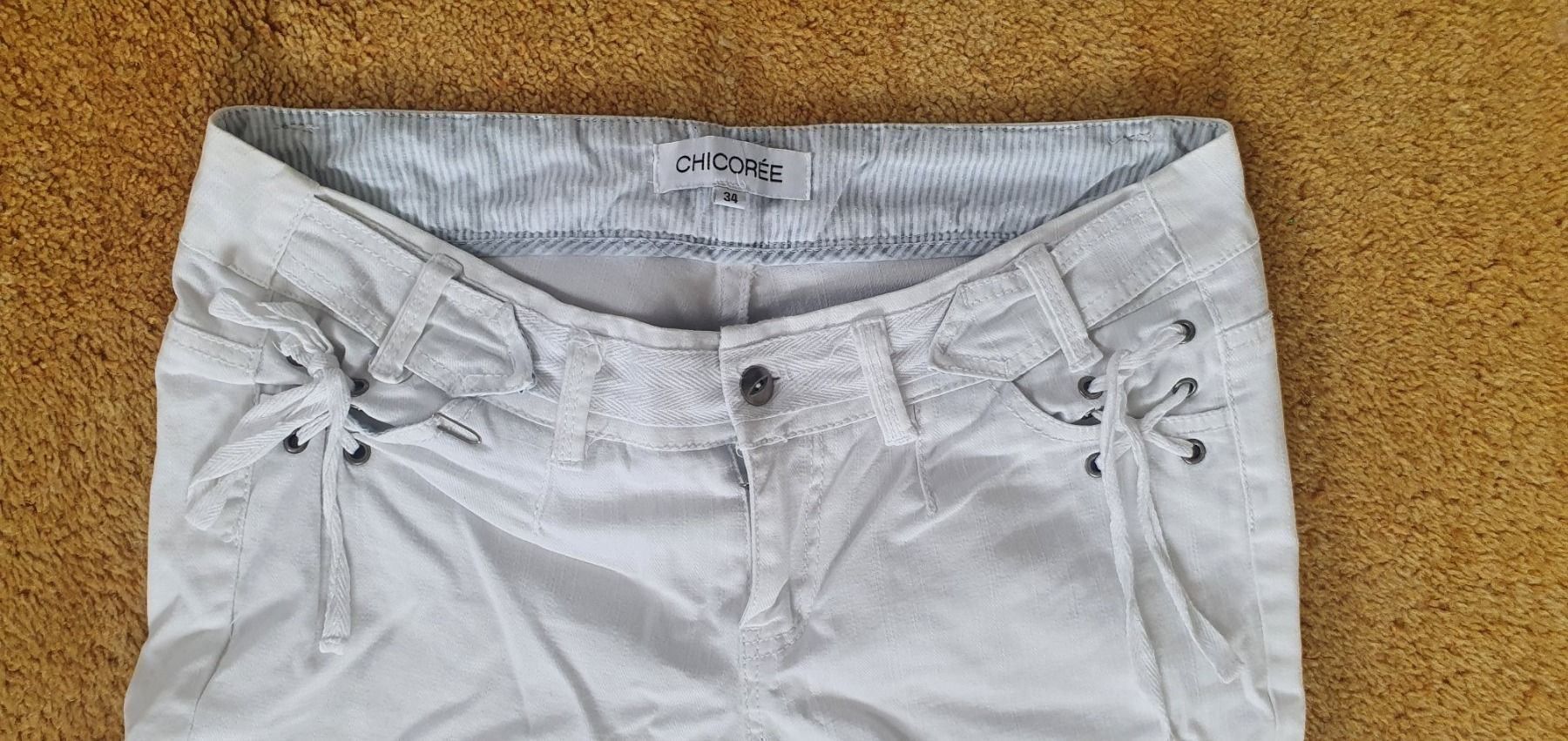 Jeans: Mittellange weisse Jeans Chicorée Gr.34 – Gebraucht aus Langnau am Albis von jer_pm72 2