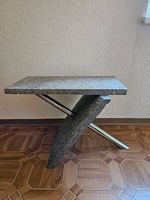 Design-Couchtisch / Beistelltisch aus Granit & Edelstahl 