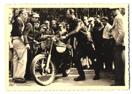 12 Fotografien Motorradrennen, Watsonian