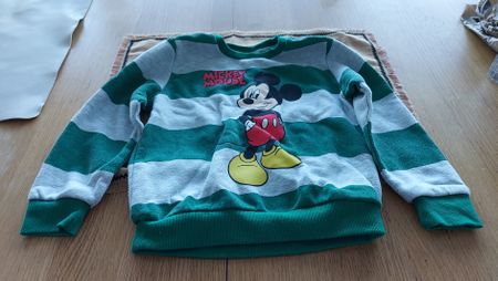 Pull Mickey Mouse rayé vert/gris, enfant, comme neuf!