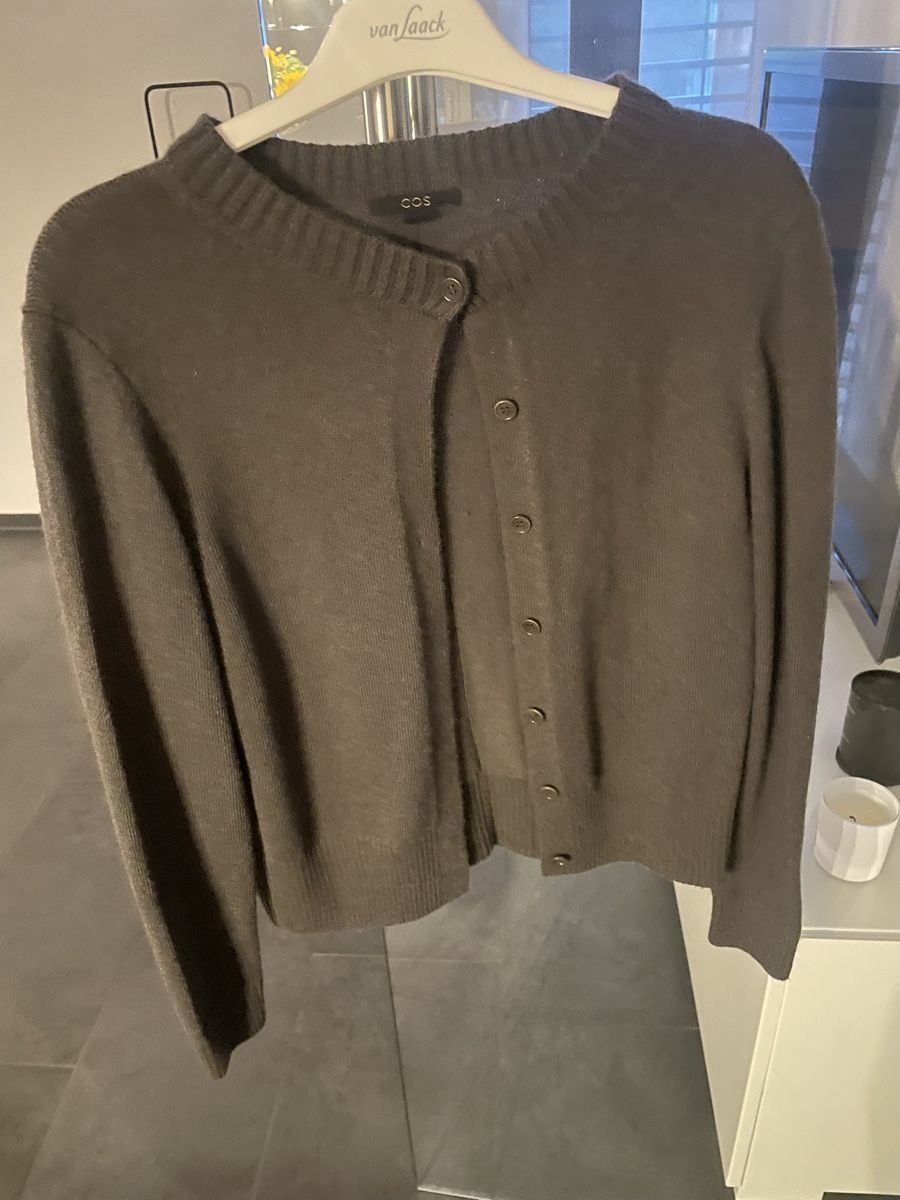 Cos Jacken: Strickjacke – Neu (gemäss Beschreibung) aus Balgach von sei_s6d7