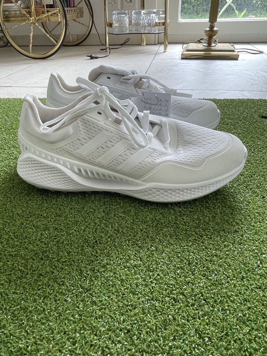 Adidas Scarpe da donna: Adidas Damen Golf Schuhe gr. 40 – Usato da Richterswil venduto da Prangins9