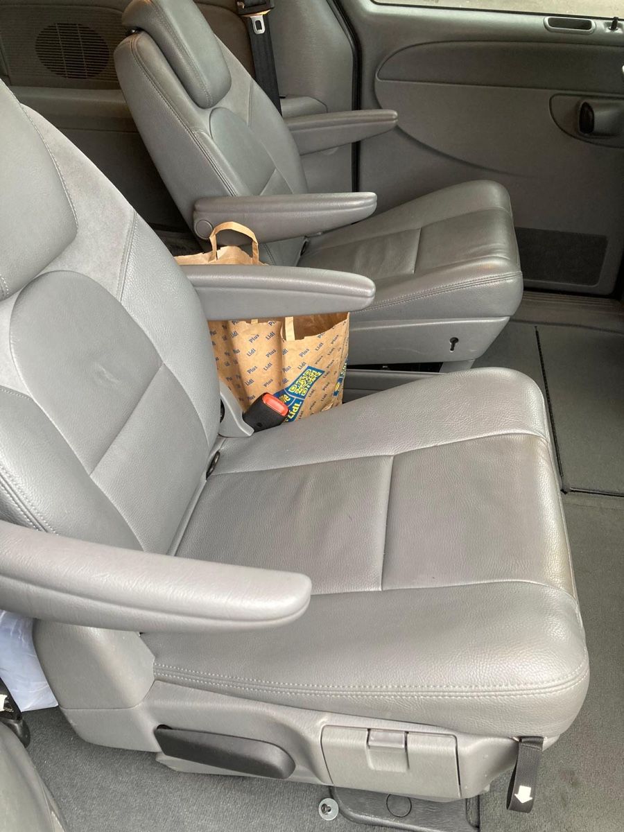 Chrysler Autos: Chrysler Grand Voyager 3.3 – Gebraucht aus Vacallo von dir_mq67 1