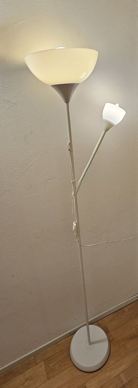 Ikea Lampes: IKEA TAGARP Floor Lamp with Reading Light – D'occasion à Zürich par jak_pvk7