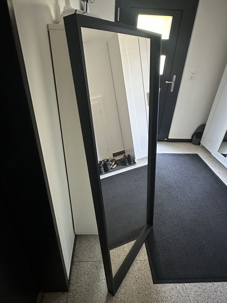 Ikea Specchi: Miroir NISSEDAL noir 65x150 cm – Usato da Sonceboz-Sombeval venduto da cha_fv9q 1