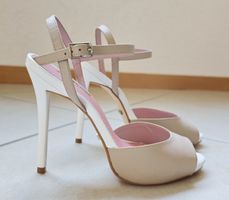 Sandales Gaudi cuir rose nude et blanc taille 36