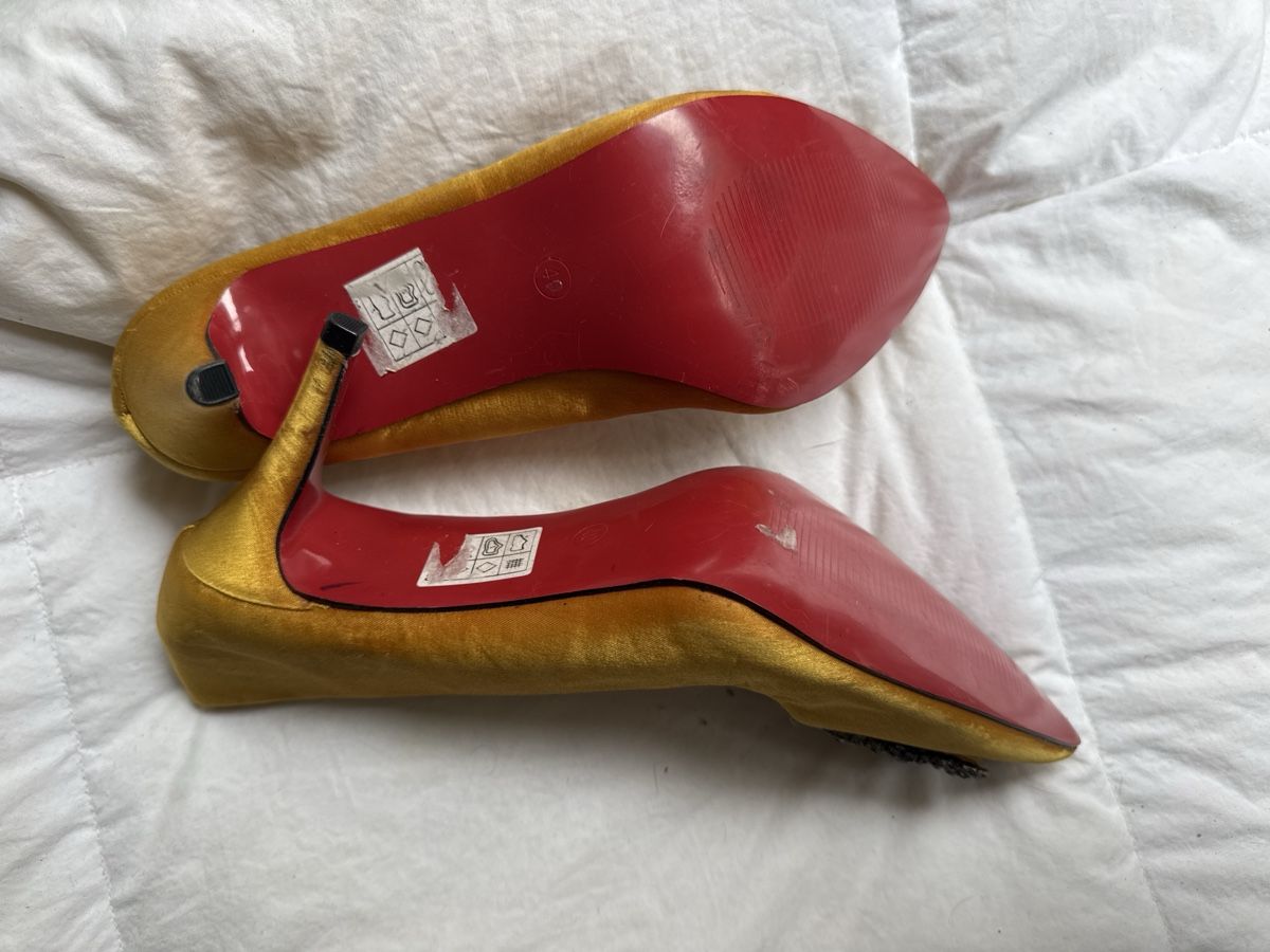 Scarpe da donna: Escarpins élégants dorés - Taille 40 - Parfaites! – Usato da Genève venduto da lejardindesvetements 1
