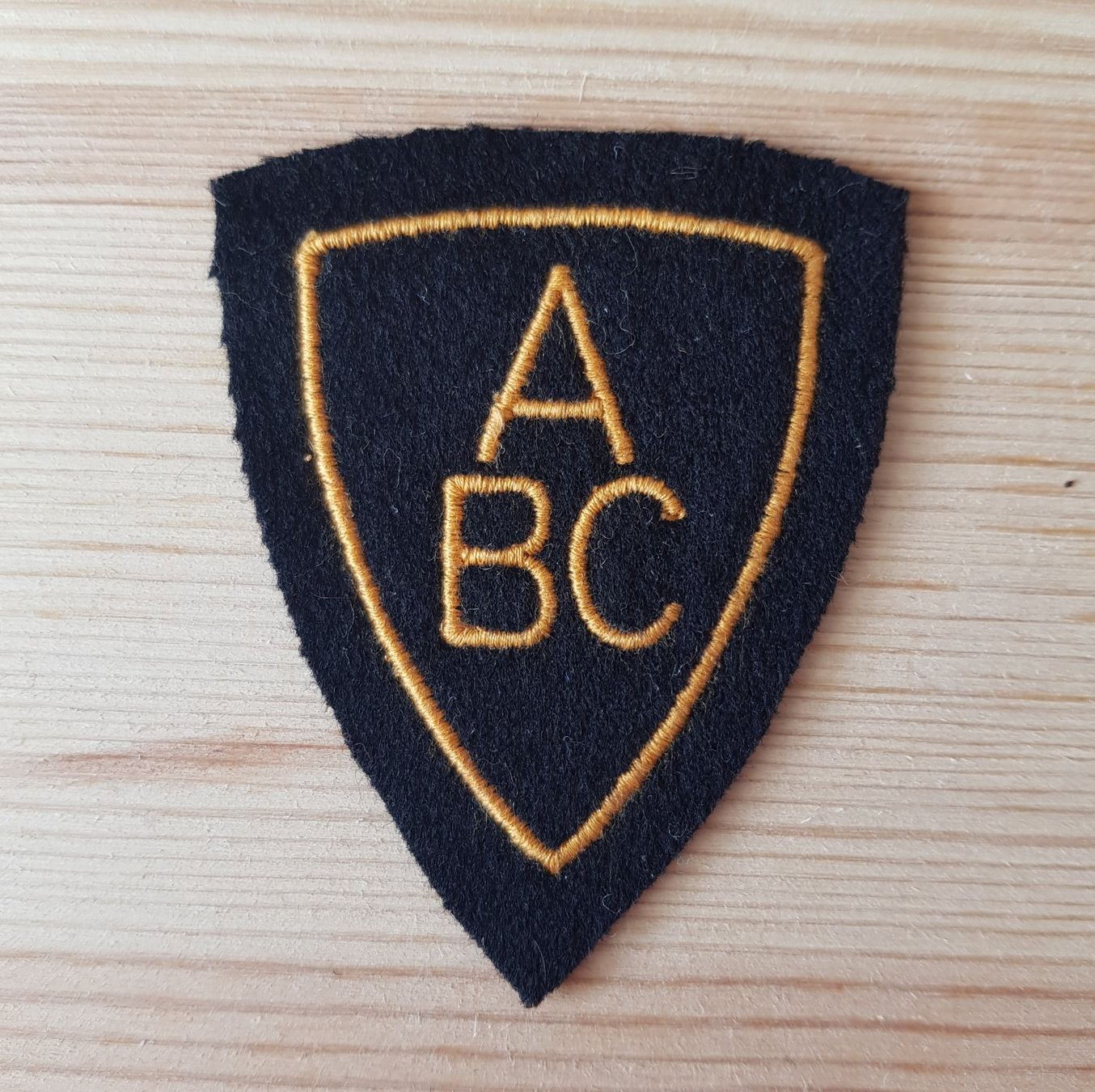 Schweizer Armee Placchette & Badge: Spezialistenabzeichen ABC-Dienst – Usato da Bern venduto da Collins2