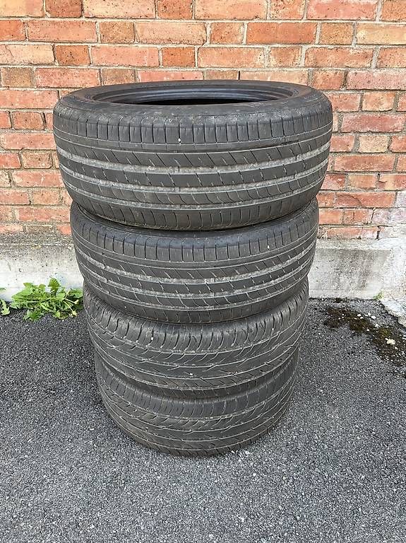Pneumatici & Ruote complete: 4 x 235/55/17 Sommerreifen  – Usato da Frasnacht venduto da nobloff