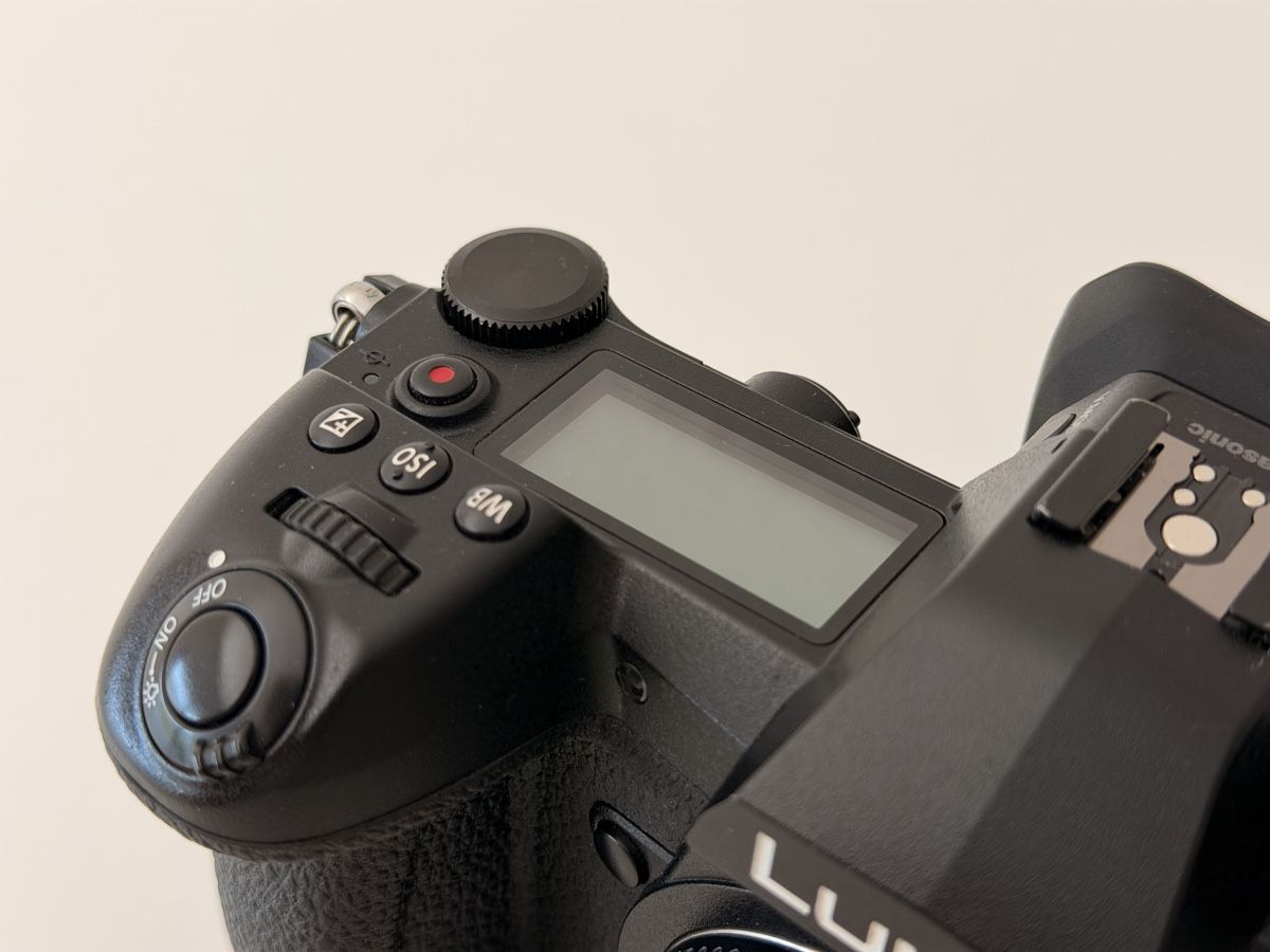 Panasonic Fotocamera: Panasonic Lumix G9 und Blitz – Usato da Flawil venduto da TruncateQuasar 3