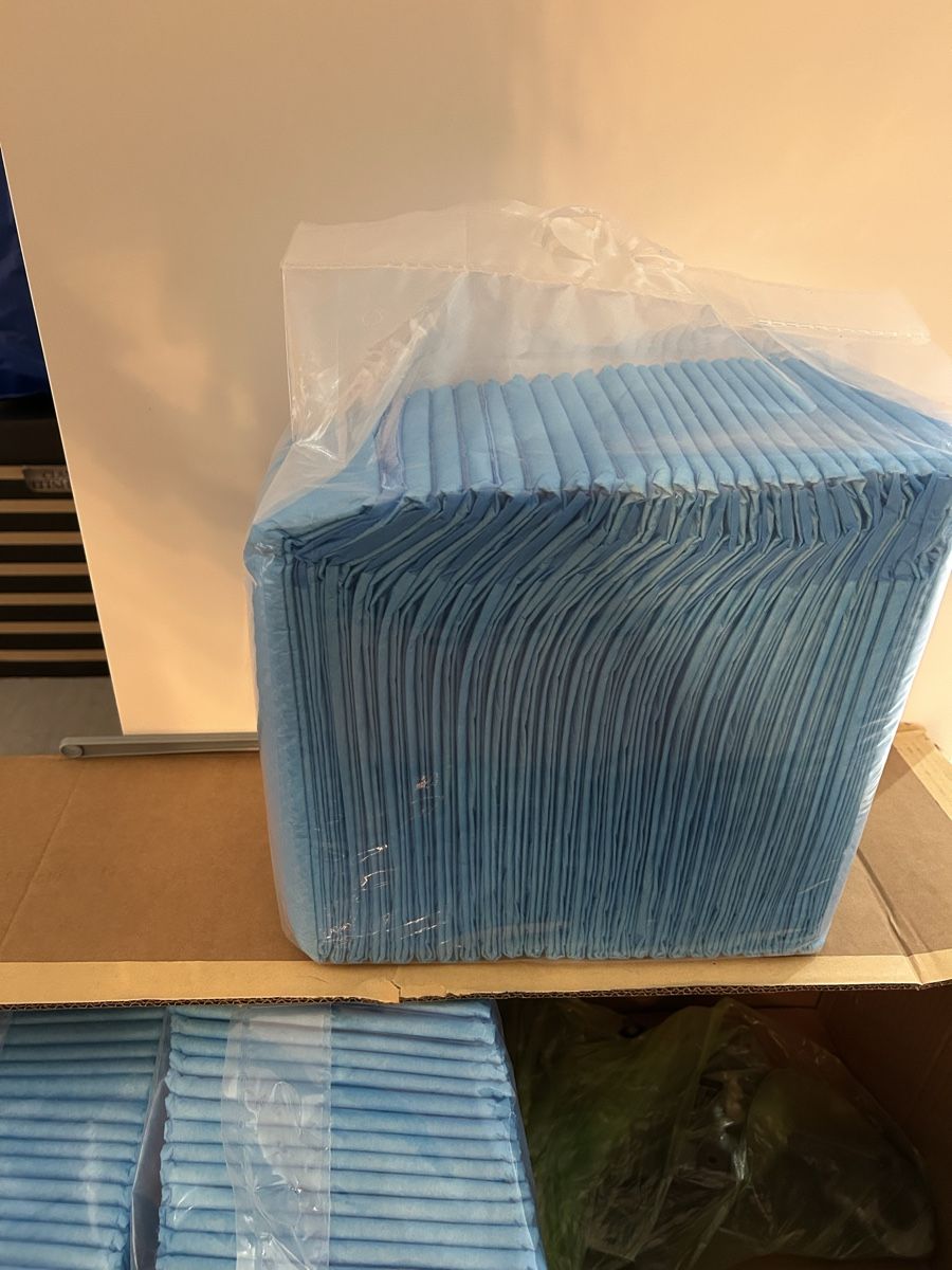 Niches, paniers: Hunde Toilettenmatten – Neuf avec emballage d'origine à Buttikon SZ par dai_fyg8