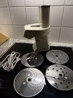 Gemüsehobel Zyliss elektrisch mit vier Schneideinsätzen