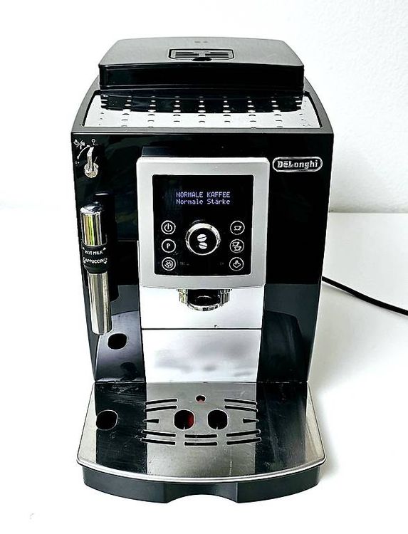 Kaffeevollautomat DeLonghi Ecam Kaffemaschine mit Display (Gebraucht ...