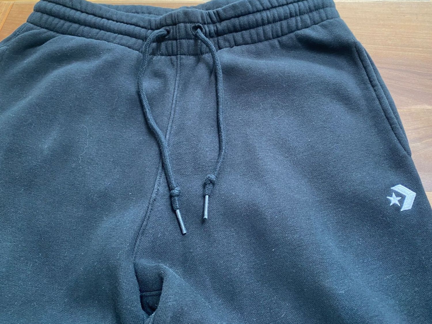 Converse Pantalons: Converse Trainerhose schwarz Grösse S, neuwertig – D'occasion à Wiedlisbach par jupi08 3