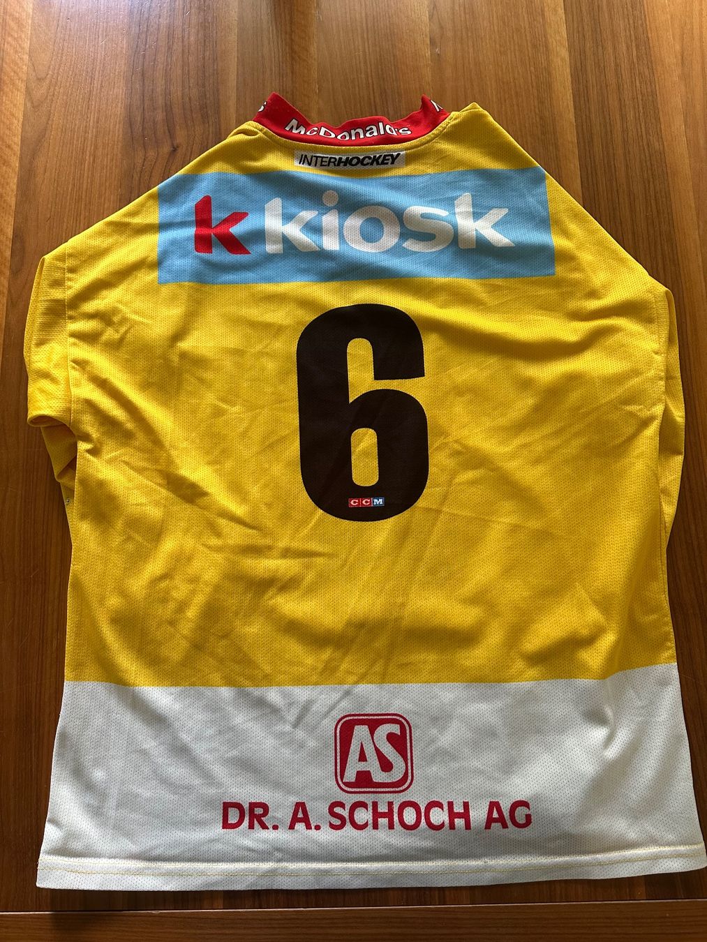 SC Bern Leibchen & Hosen: SC Bern Eishockey Trikot Grösse 152 McDonald's. – Gebraucht aus Bremgarten b. Bern von TeyperTv 3