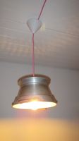 Upcycling-Deckenleuchte aus altem Gemüsesieb