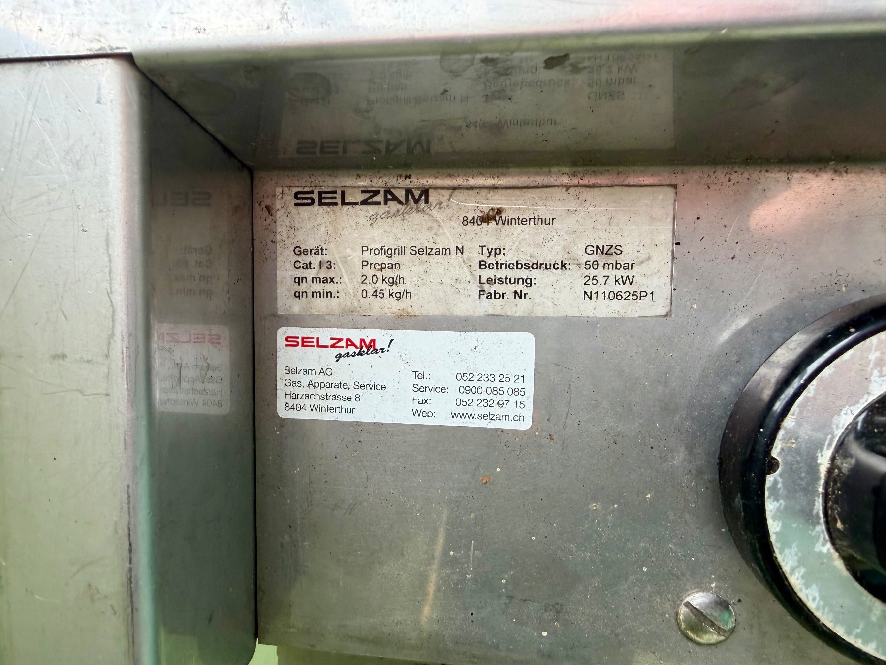 Griglie: Gastro - Profigrill SELZAM N, mit Windschott und Bräter – Usato da Weggis venduto da Katastropholi 3