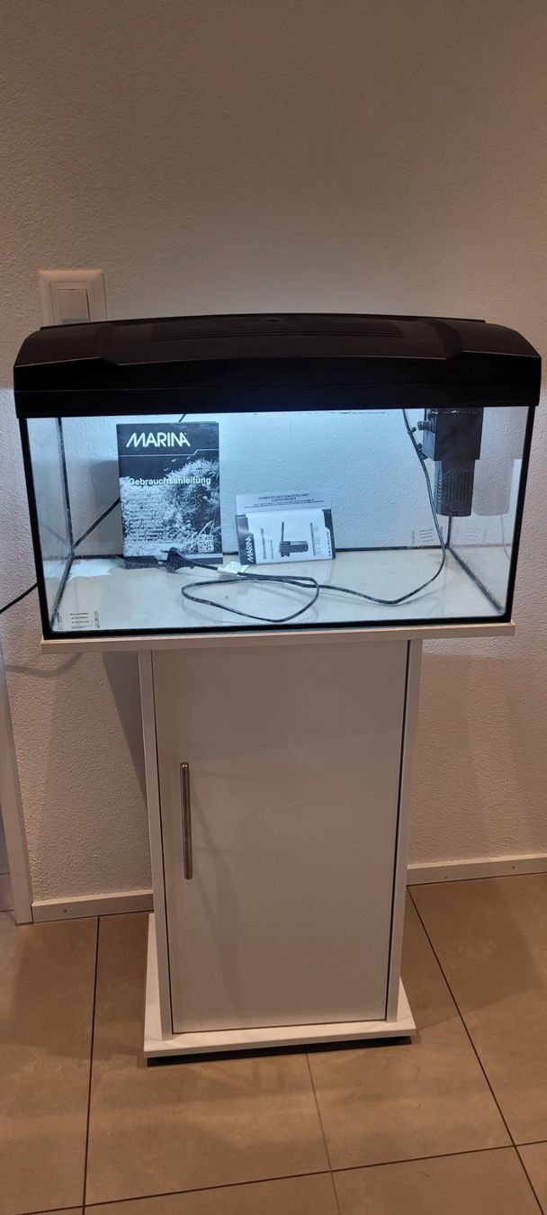 Dennerle Aquarium: Aquarium Marina 54L + Robust & Elegantes Möbel – Gebraucht aus Sevelen von Raggaci 2