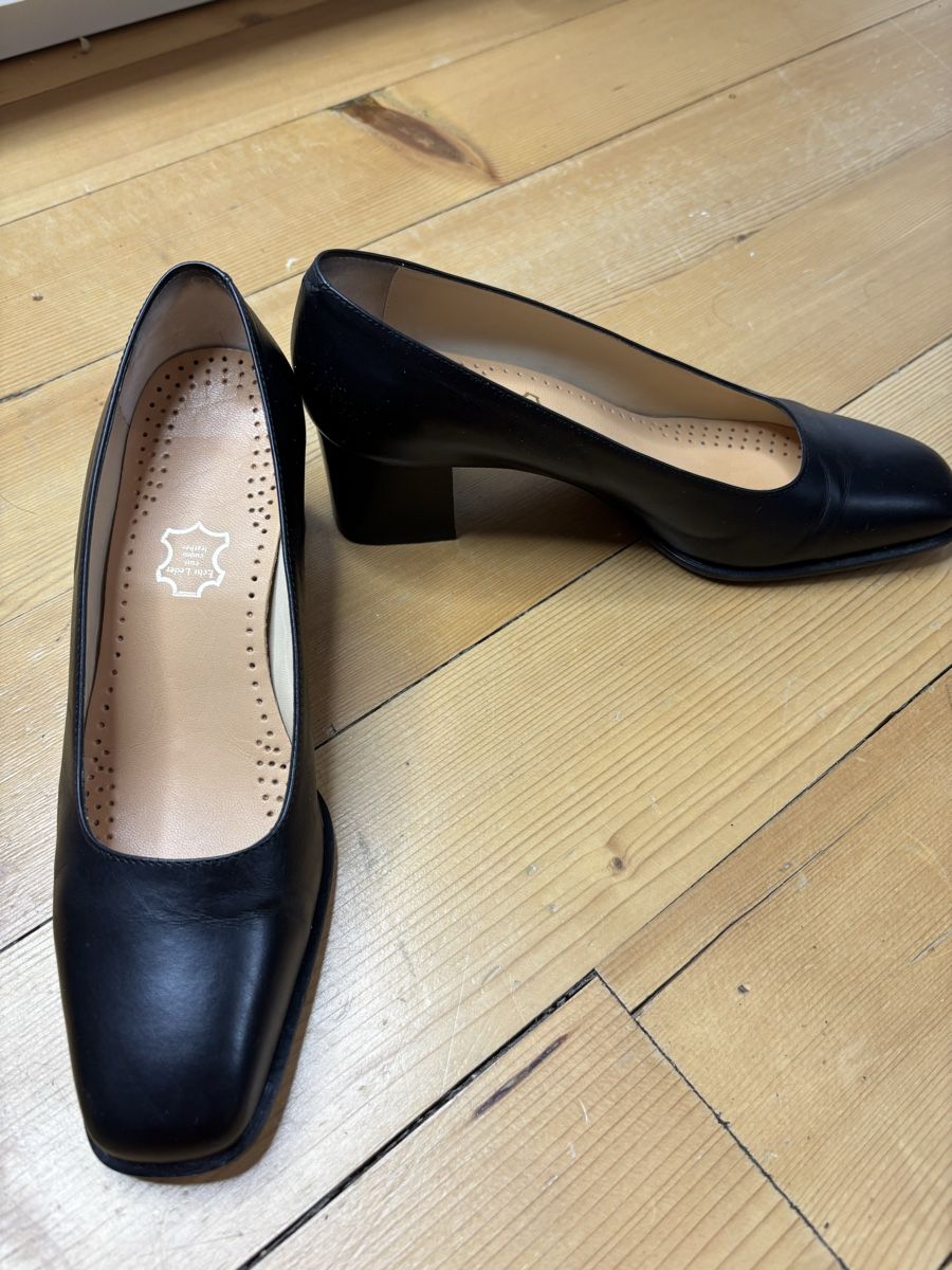 Scarpe da donna: Pumps aus echtem Leder – Usato da Bern venduto da kri_y8h8 1