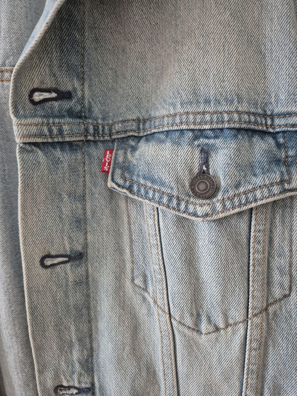 Levi's Giacche: Levi's Premium Denim Jacket - Size M (as good as new) – Nuovo (secondo la descrizione) da Zürich venduto da ewh_nx9n 2