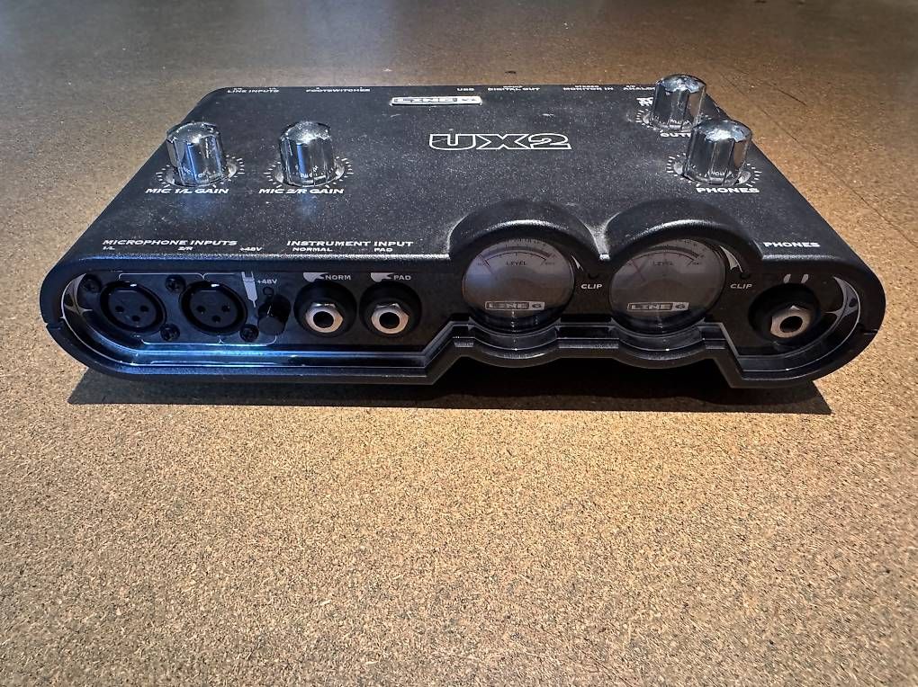 Attrezzatura per studi di registrazione: Line 6 UX2 USB Audio Interface inkl. USB-Kabel – Usato da Gelterkinden venduto da Fushiin 1