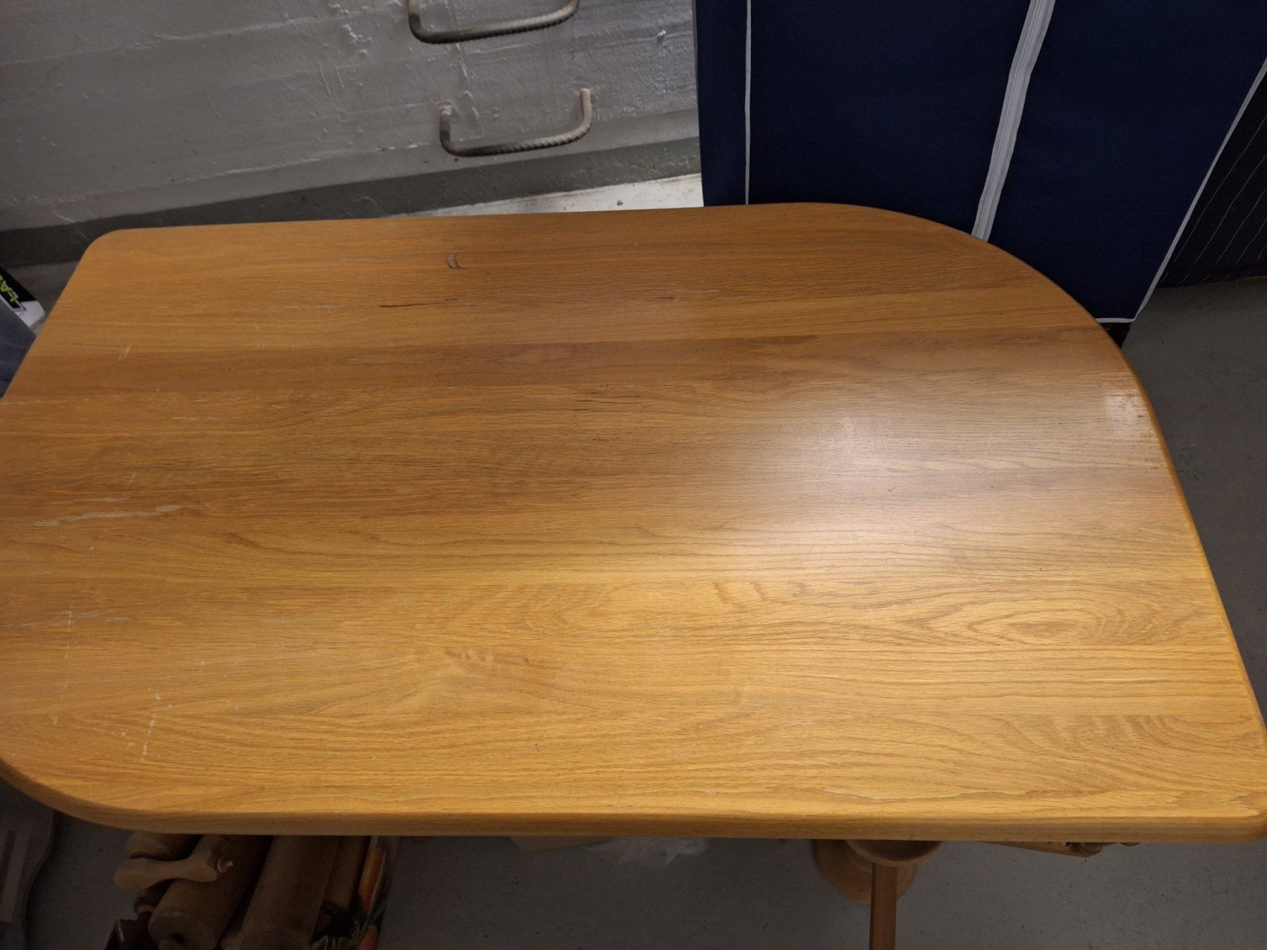 Tables: Table de salon bois massif – D'occasion à Kloten par flo_r5hm 1