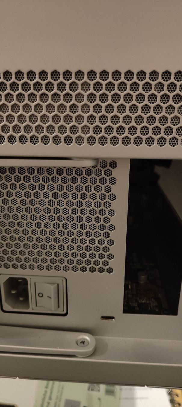 Razer Custodie: Razer Core X  Boîtier igpu – Usato da Le locle venduto da alexmadrid 2