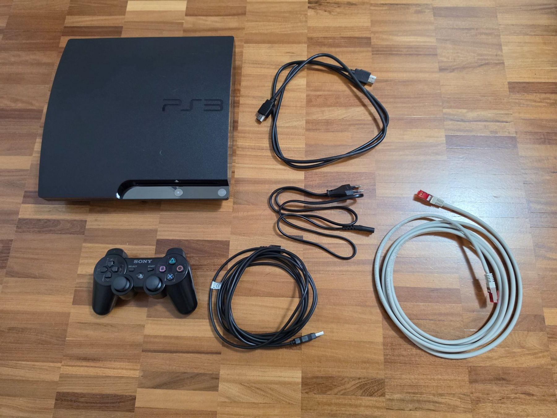 Sony Console: PS3 Slim Konsole mit Zubehör ab 1 Fr.- – Usato da Chur venduto da Ghostwulf