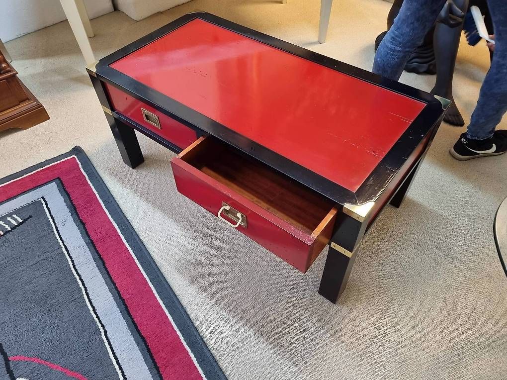 Tavoli: Table basse en bois massif. Deux tiroirs – Nuovo e nell'imballaggio originale da Lausanne venduto da casa56