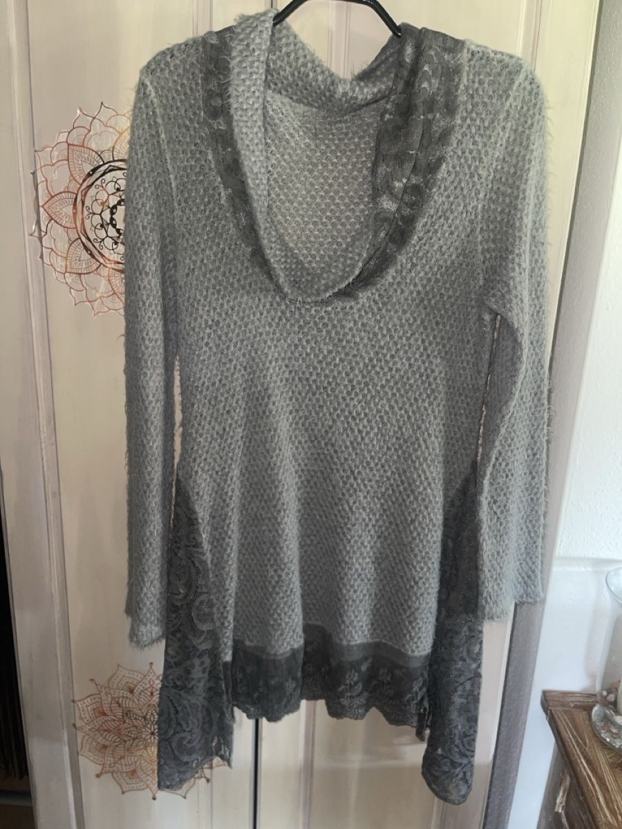 Maglioni & Felpe: Damen Pullover mit Spitze hellgrau – Usato da Bützberg venduto da dan_jhn9