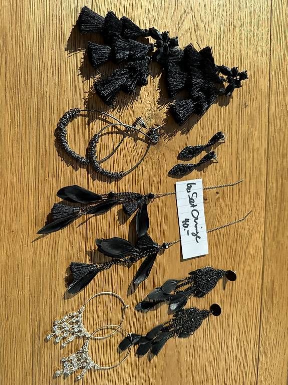 Sonstiger Schmuck: Lot Modeschmuck Schwarz – Gebraucht aus Triesen von yas_bmn6
