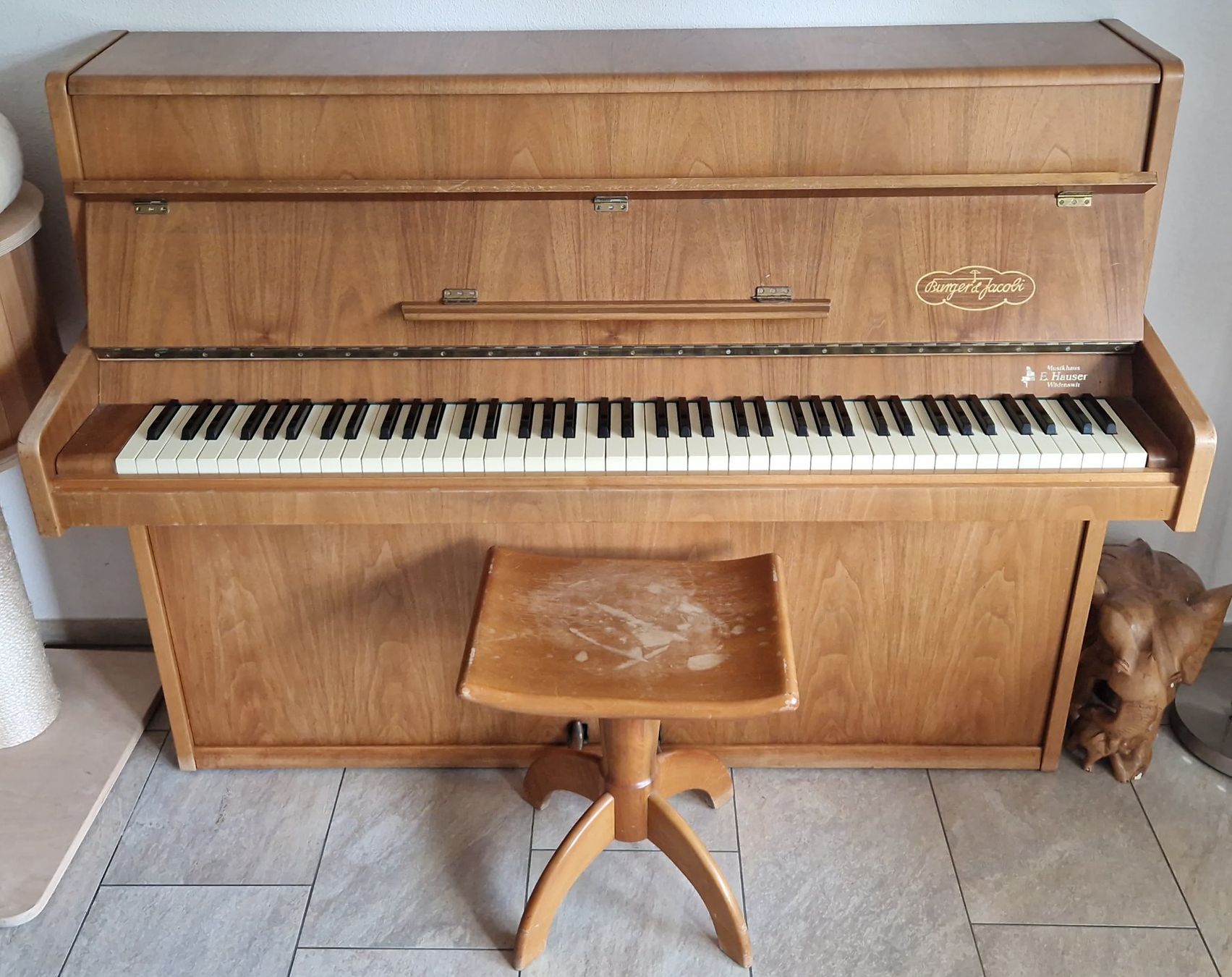 Strumenti musicali: Klavier Burger & Jacoby Modell 108 – Usato da Aristau venduto da Widiweb