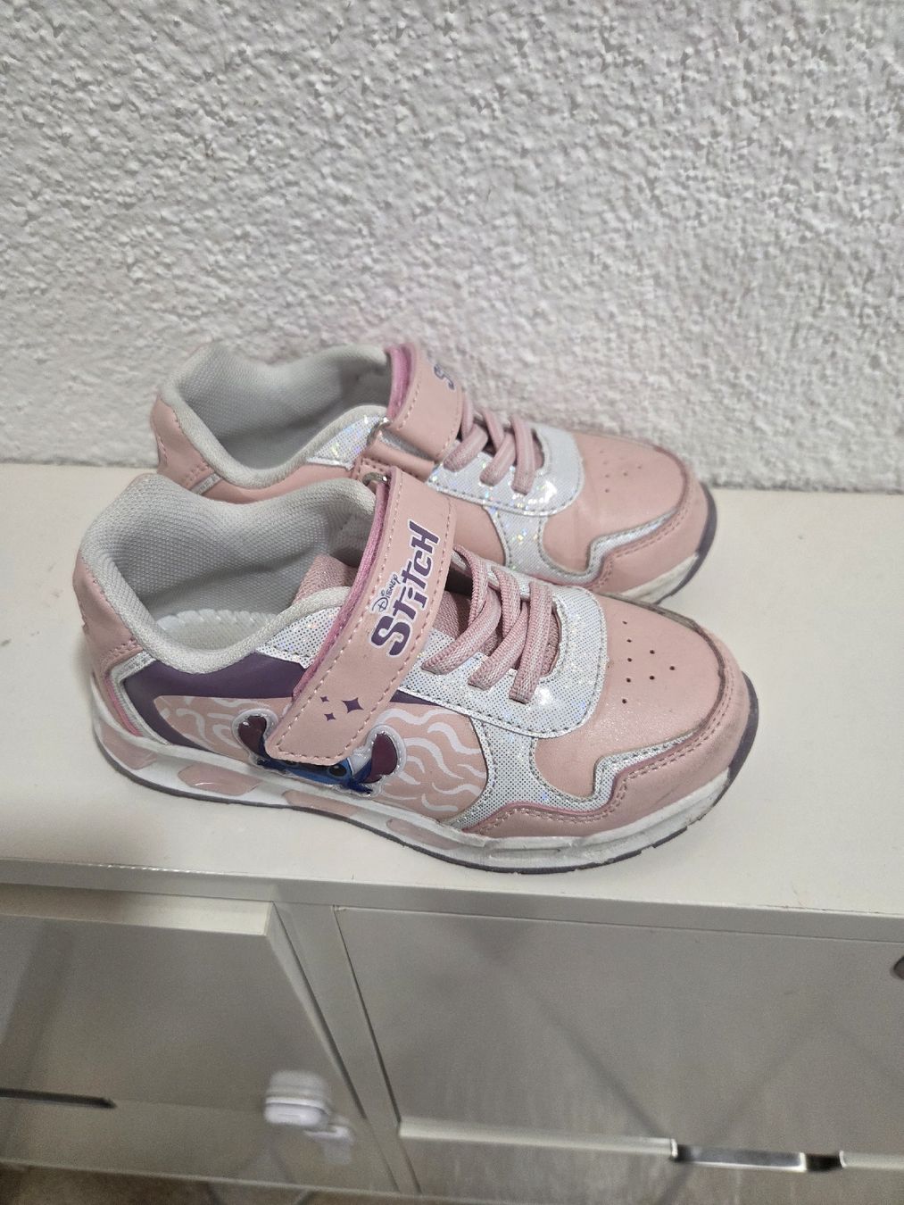 Schuhe für Mädchen: kinder sneaker 28 – Gebraucht aus Döttingen von kla_2gxb