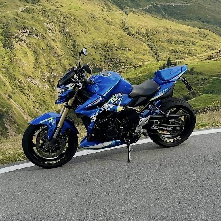 Strasse: Suzuki GSR 750 – Gebraucht aus Lugano von perinigeo