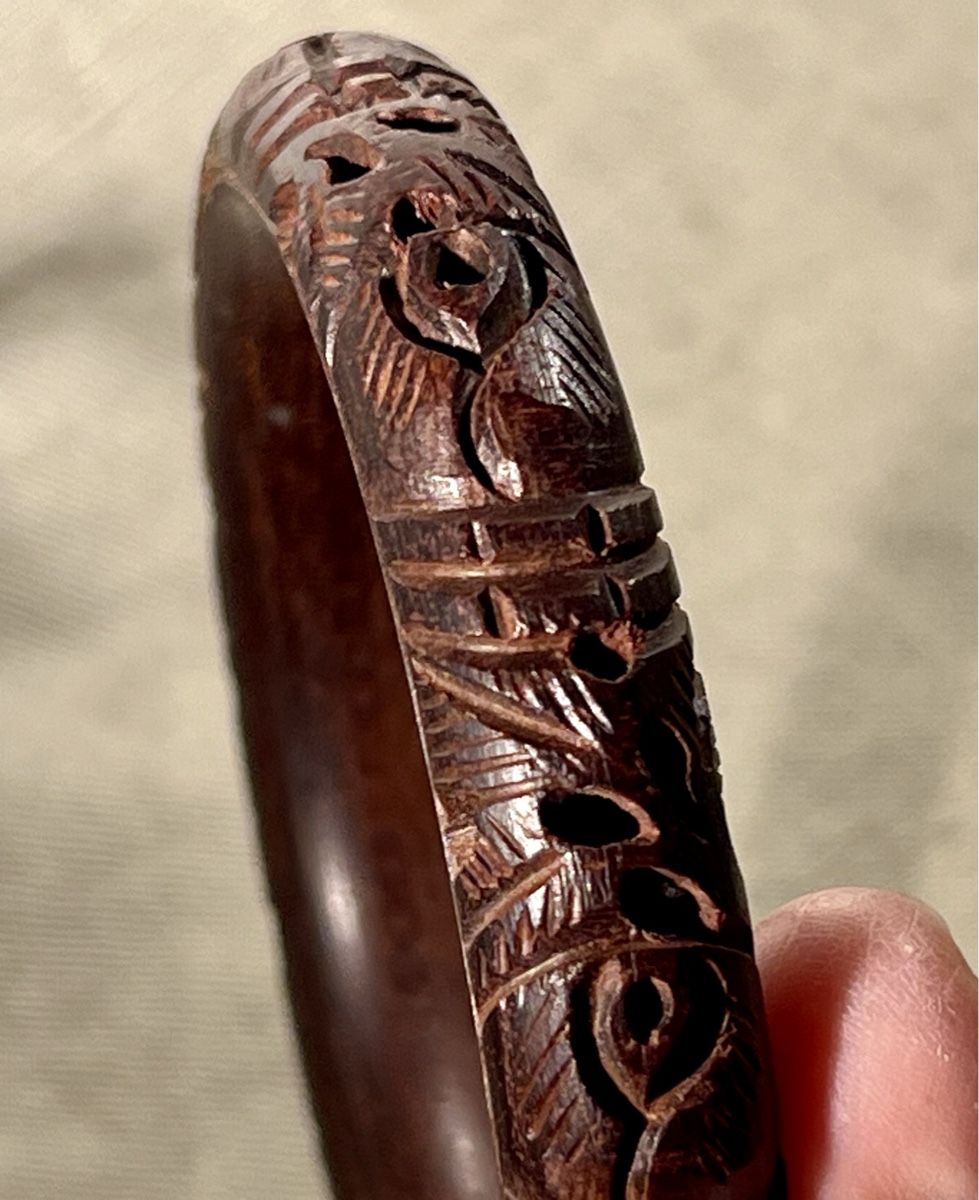 Armbänder & -reifen: Bracelet jonc en bois sculpté, Inde, vintage – Gebraucht aus Genève von DELIRBEADS 5