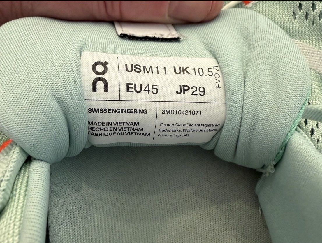 On Chaussures hommes: On Running Schuhe Modell Cloud Surfer, Gr. 45 – D'occasion à Bremgarten AG par pat_dkg5 3