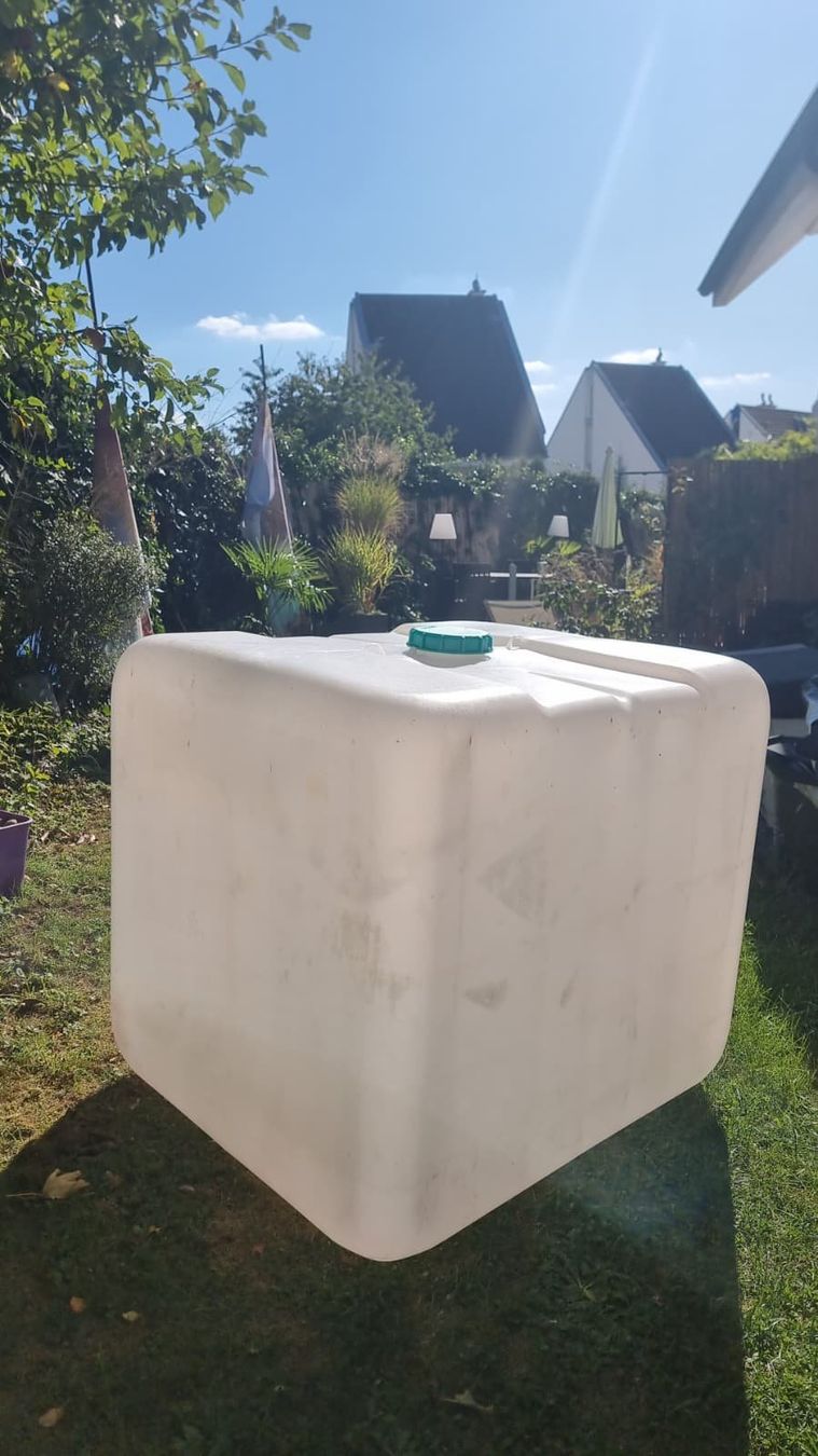 Abbeveratoi e trogoli: IBC Blase Wassertank 1000l Wasserbehälter Regenwassertank – Usato da Wettingen venduto da ray_boccia 2
